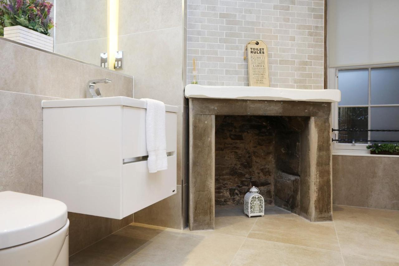 Joivy Elegant Home At The Heart Of The Royal Mile Édimbourg Extérieur photo