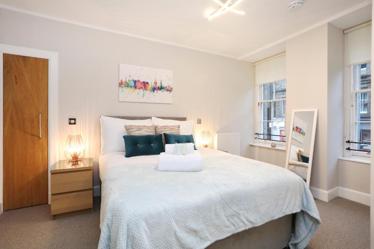 Joivy Elegant Home At The Heart Of The Royal Mile Édimbourg Extérieur photo