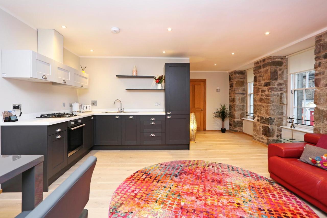 Joivy Elegant Home At The Heart Of The Royal Mile Édimbourg Extérieur photo